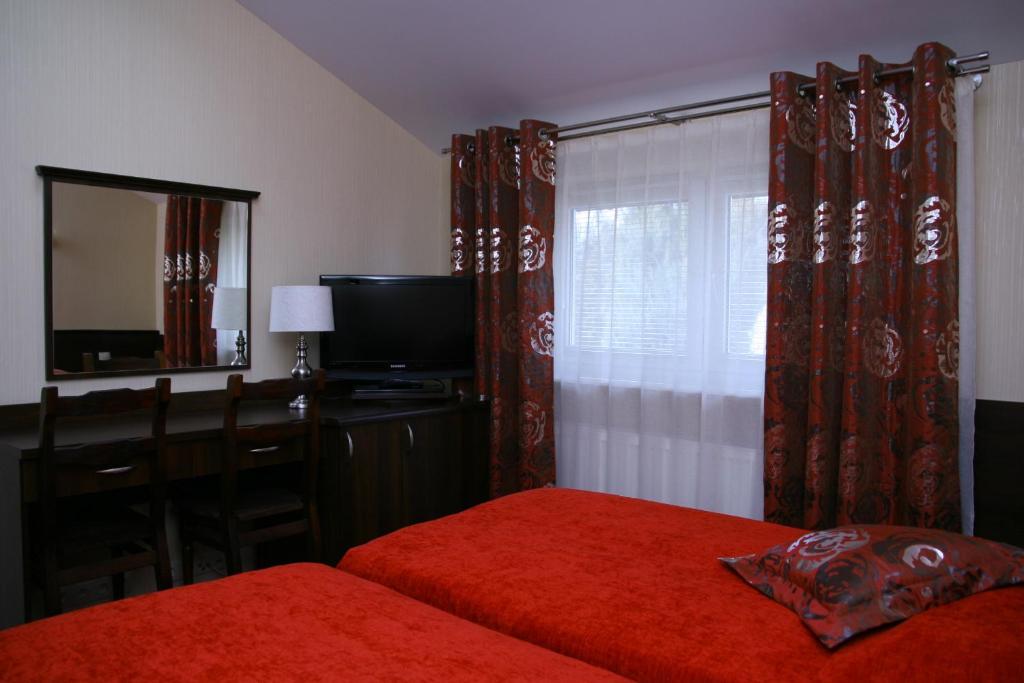 Hotel Alexandra Pobiedziska Buitenkant foto