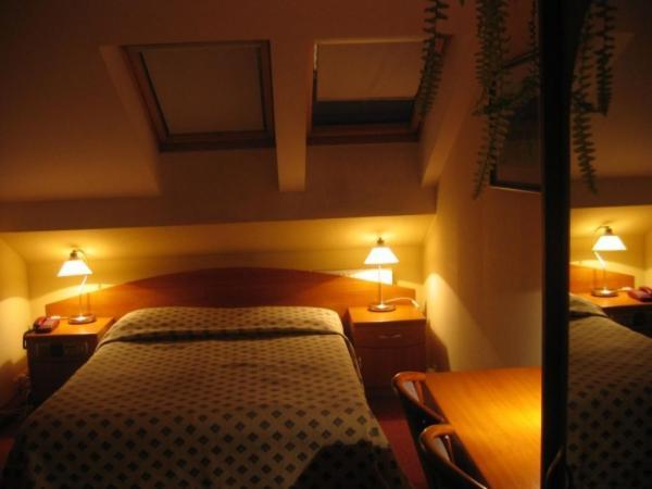 Hotel Alexandra Pobiedziska Buitenkant foto